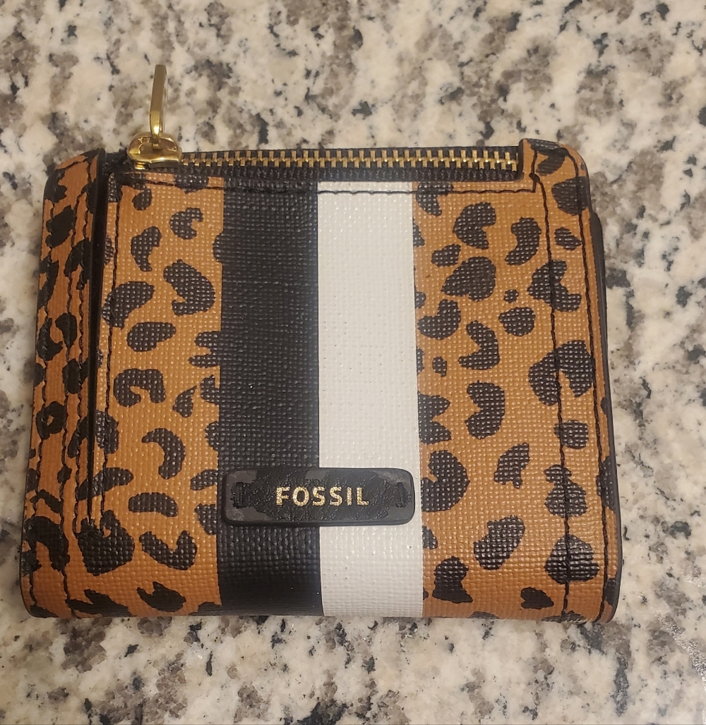 Fossil Leather Small Logan Wallet